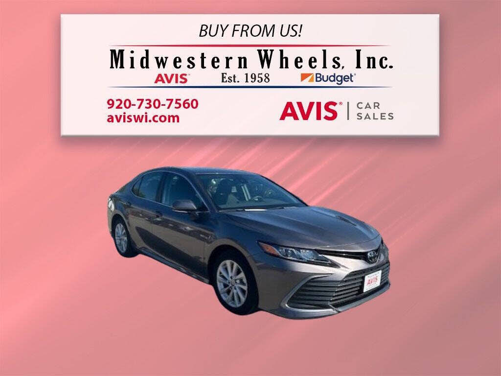 2024 Toyota Camry LE's photo