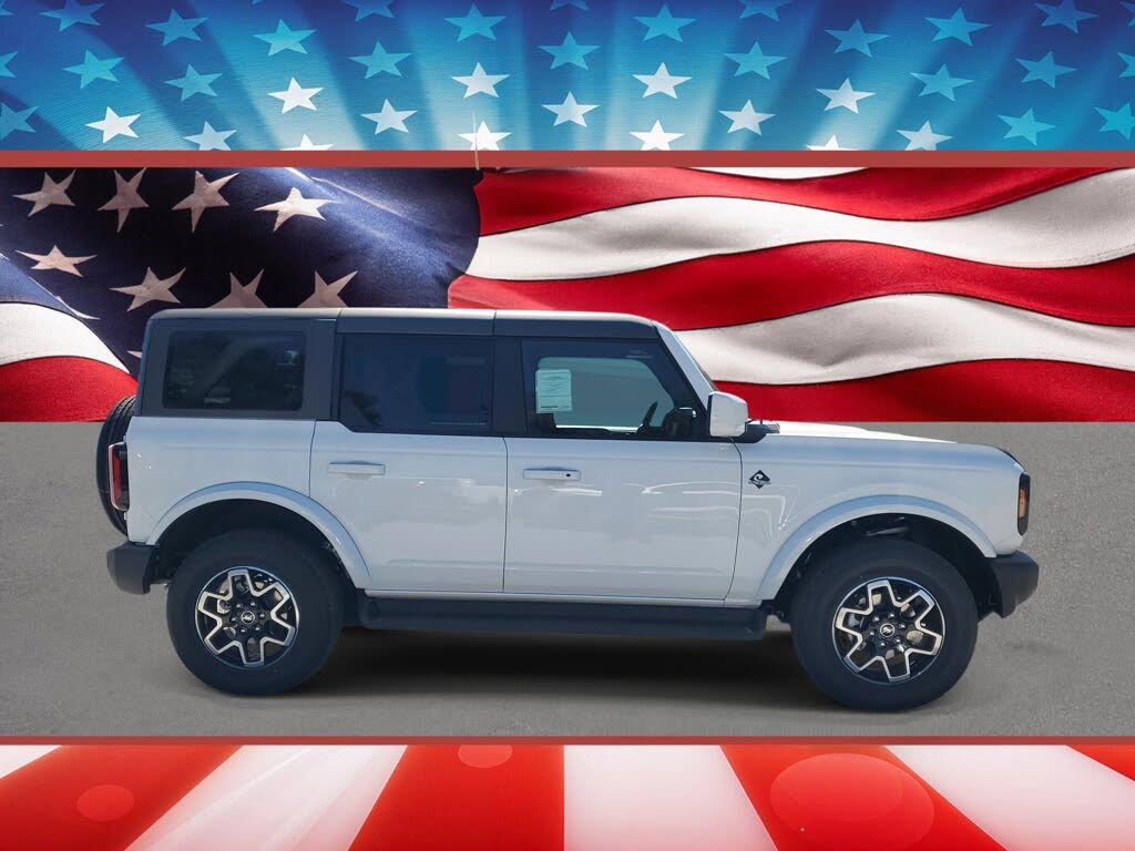 2025 Ford Bronco Outer Banks 4-Door 4WD
