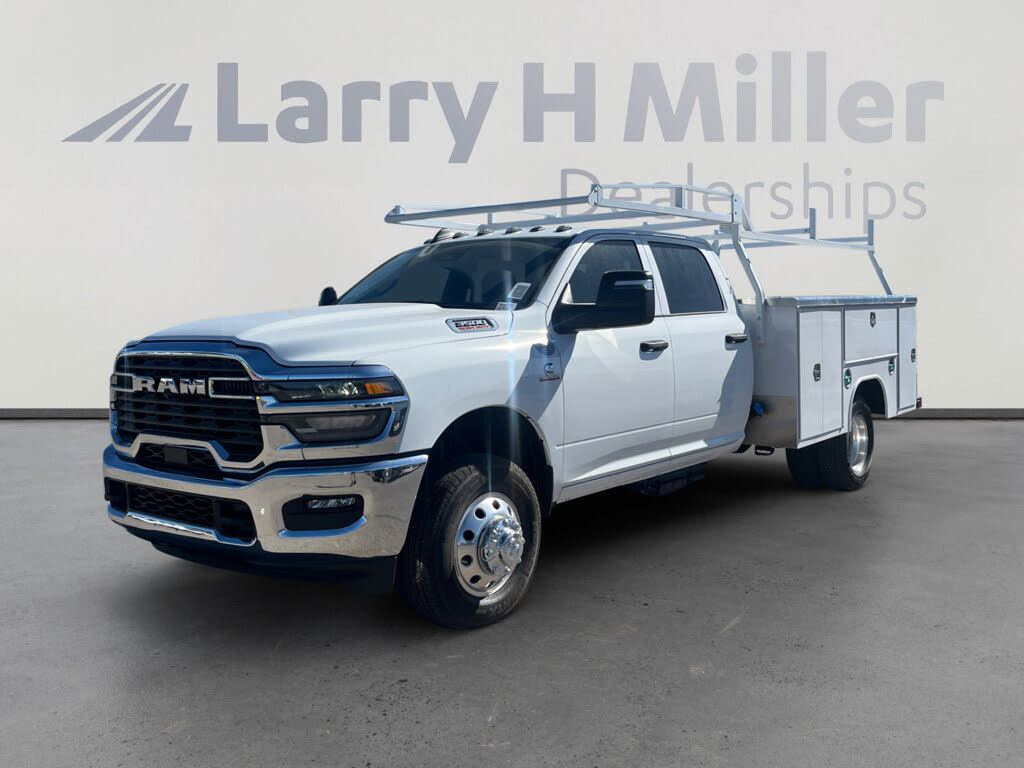 2026 RAM 3500 Chassis Tradesman Crew Cab LB DRW 4WD
