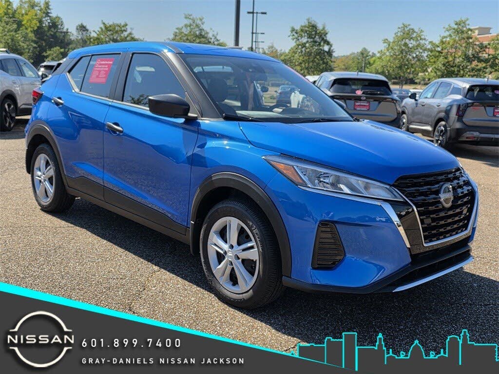 2025 Nissan Kicks Play S FWD