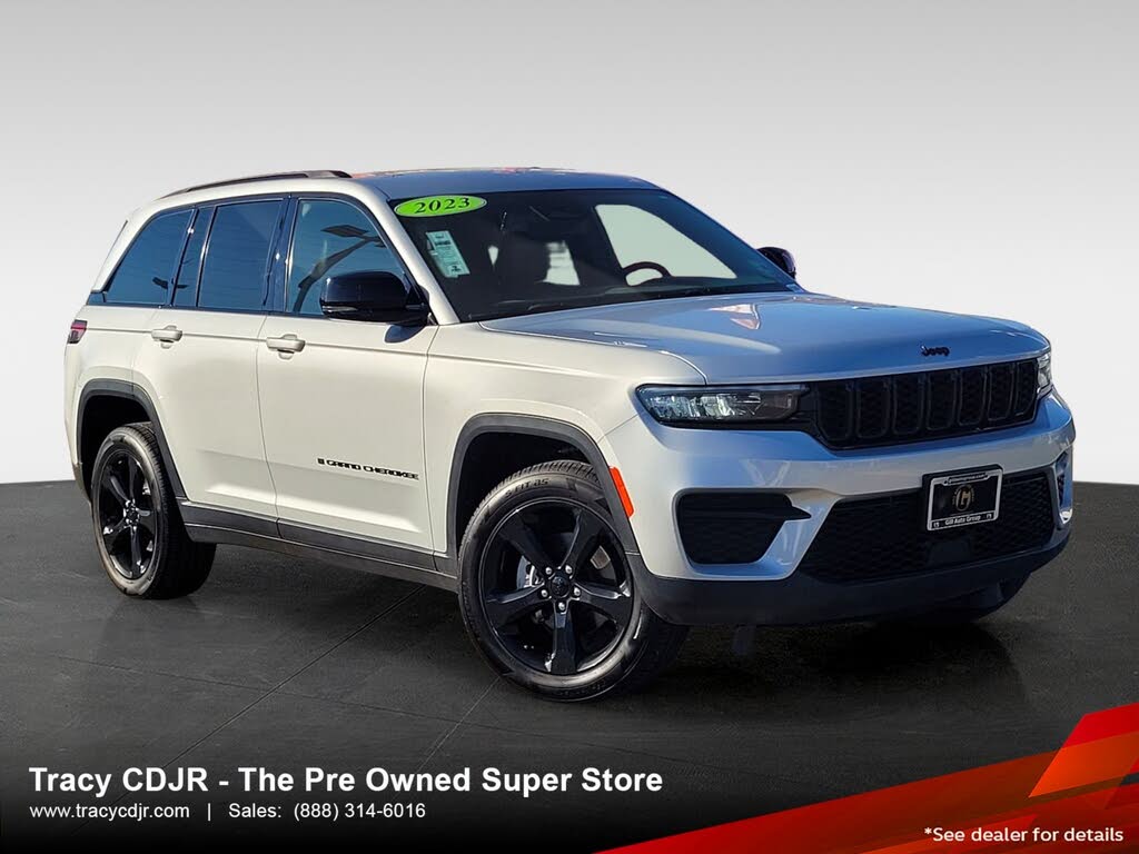2023 Jeep Grand Cherokee Altitude 4WD