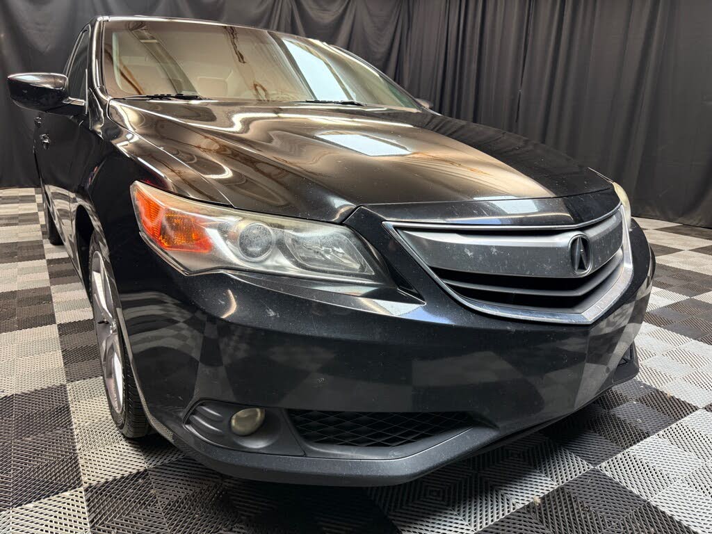 2013 Acura ILX 2.0L FWD with Premium Package