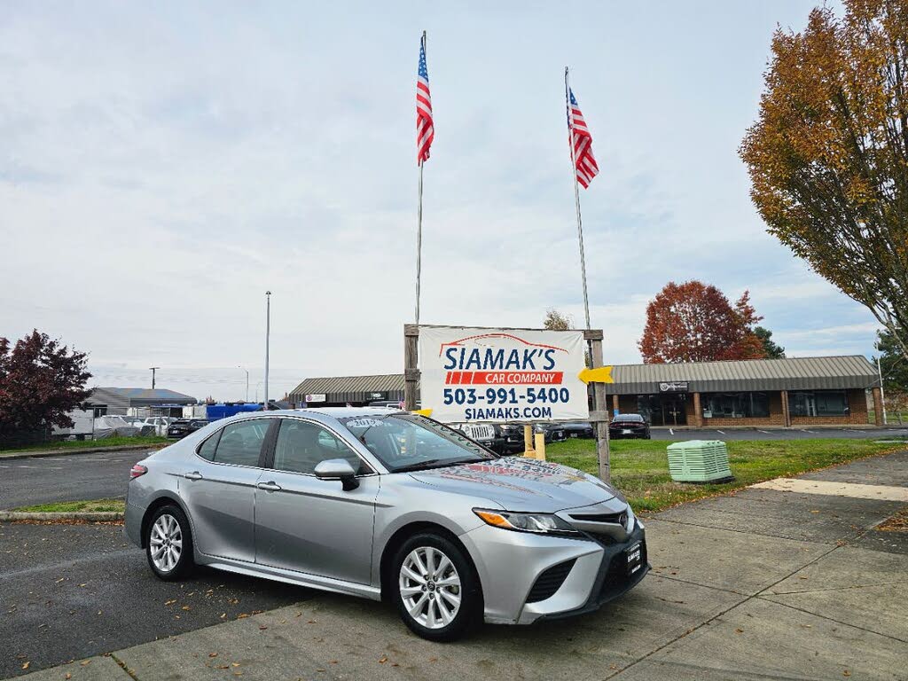 2019 Toyota Camry SE FWD