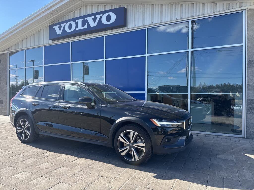 2023 Volvo V60 Cross Country B5 Plus AWD