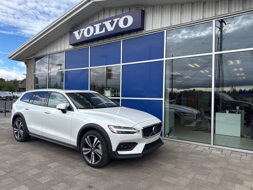 2024 Volvo V60 Cross Country B5 Plus AWD