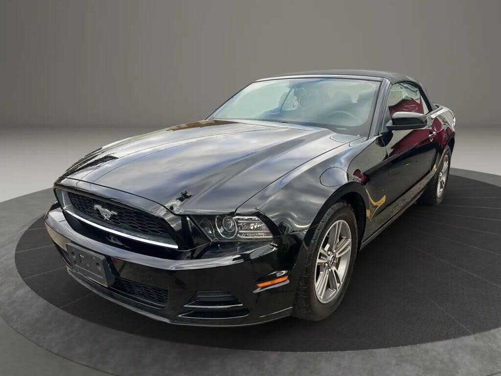 2013 Ford Mustang V6 Premium Convertible RWD