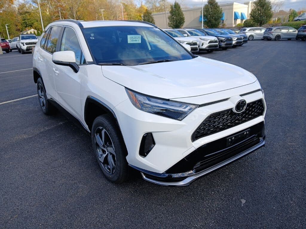 2025 Toyota RAV4 Plug-in Hybrid SE AWD