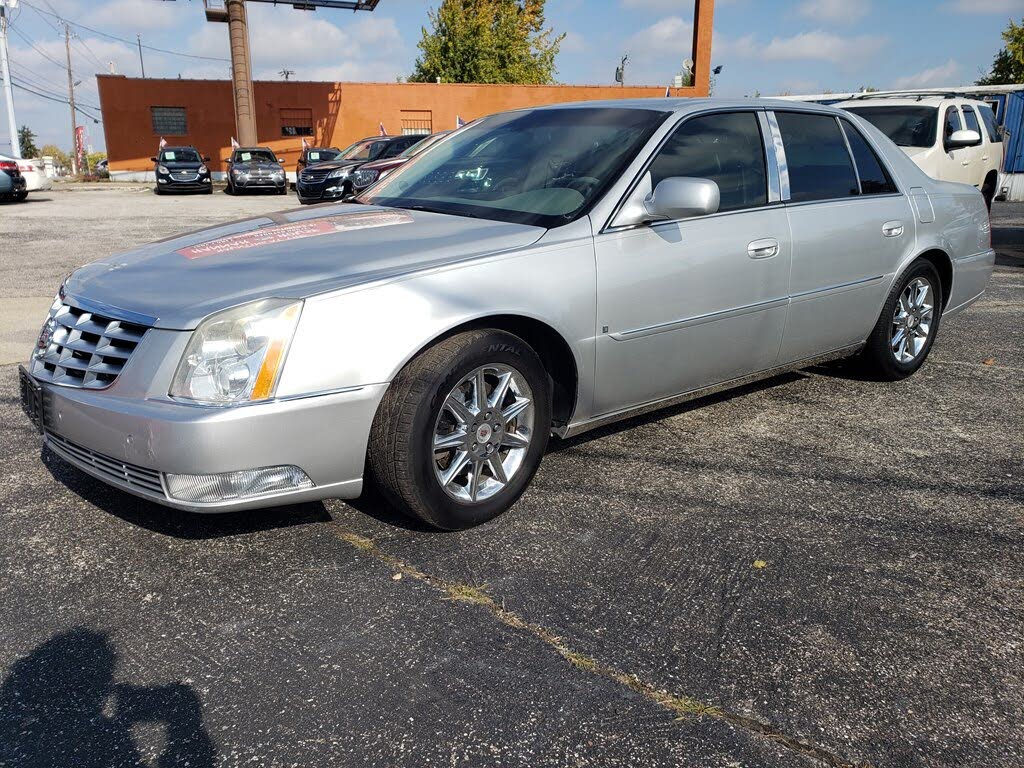 2010 Cadillac DTS Luxury FWD