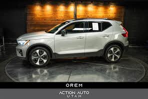 Volvo XC40 B4 Ultimate Dark Theme FWD