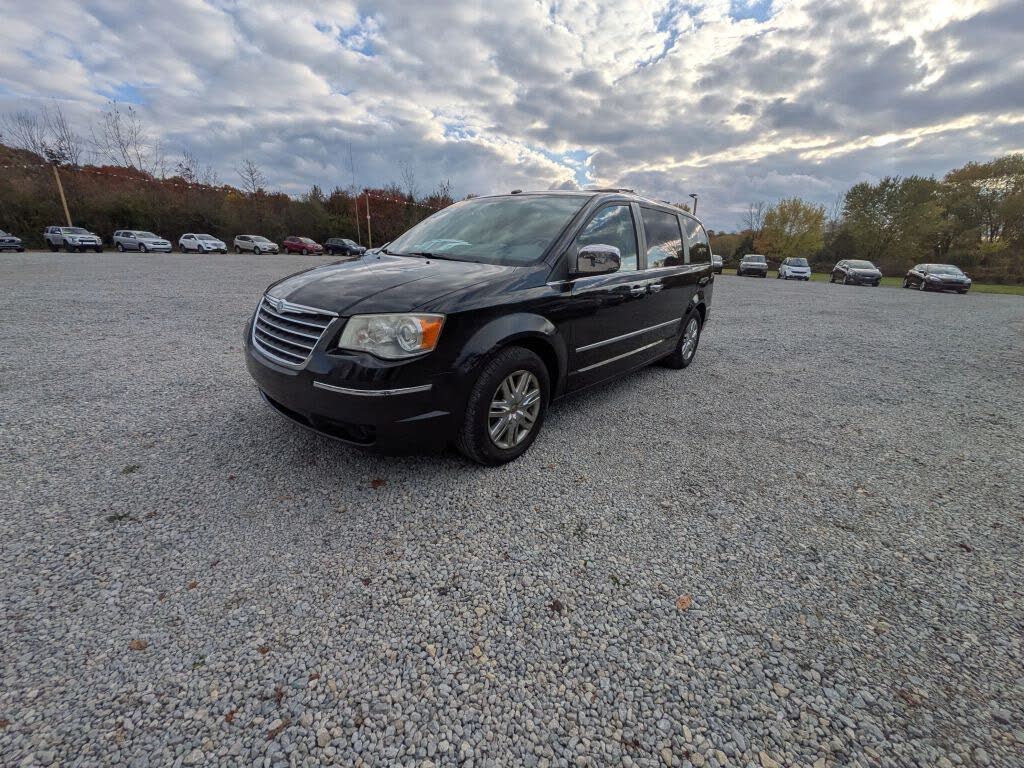 2010 Chrysler Town & Country Limited FWD