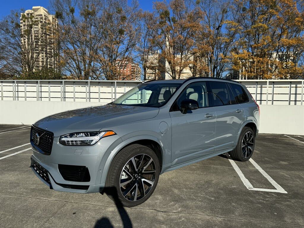 2023 Volvo XC90 Recharge T8 Ultimate Dark Theme eAWD