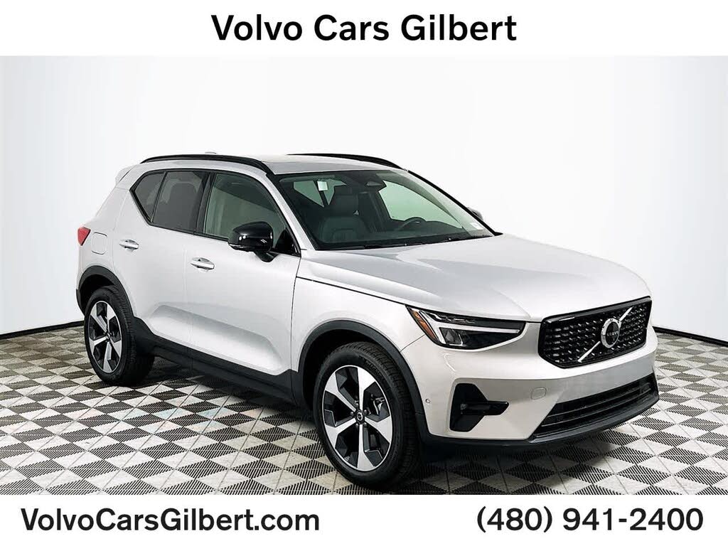 2025 Volvo XC40 B5 Plus Dark Theme AWD