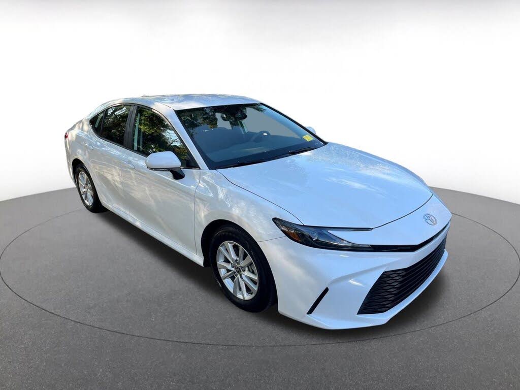 2025 Toyota Camry LE FWD