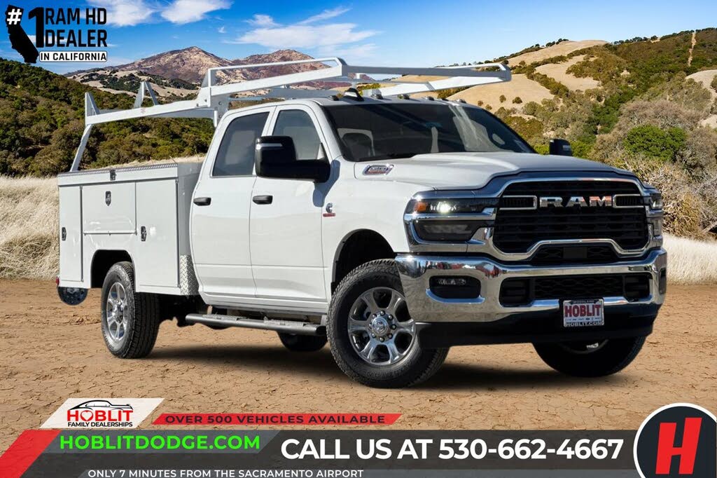 2026 RAM 3500 Chassis Tradesman Crew Cab LB 4WD