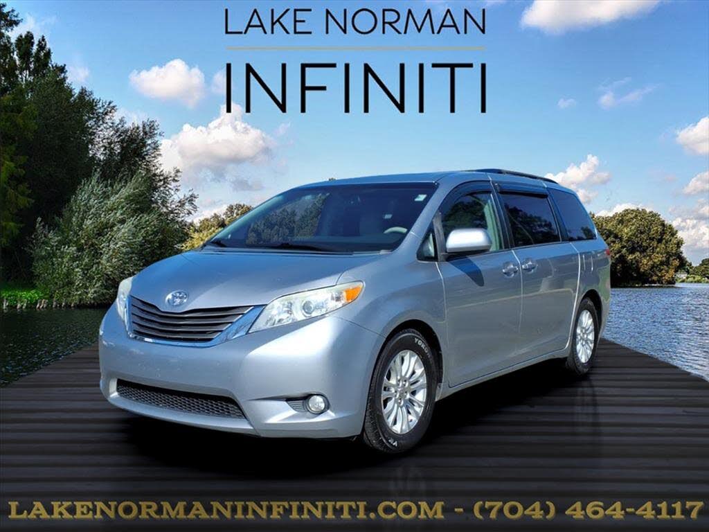 2013 Toyota Sienna XLE 8-Passenger