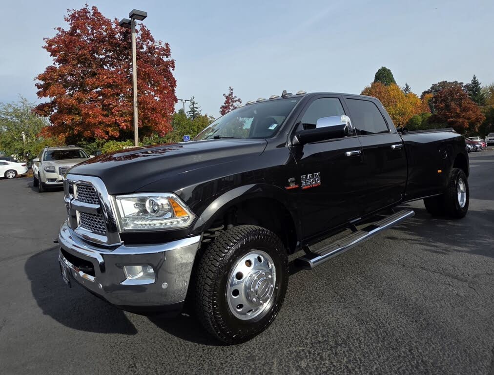 2017 RAM 3500 Laramie Crew Cab LB DRW 4WD