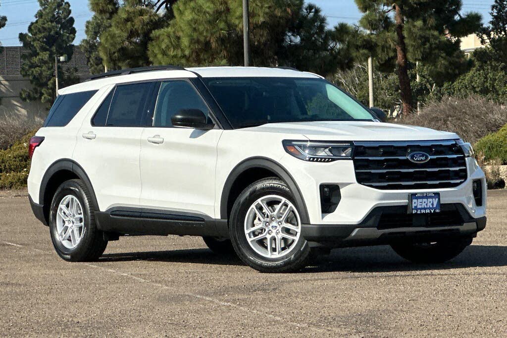 2026 Ford Explorer Active RWD