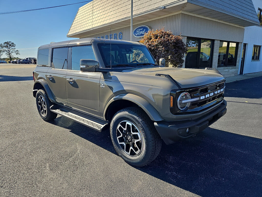 2025 Ford Bronco Outer Banks 4-Door 4WD