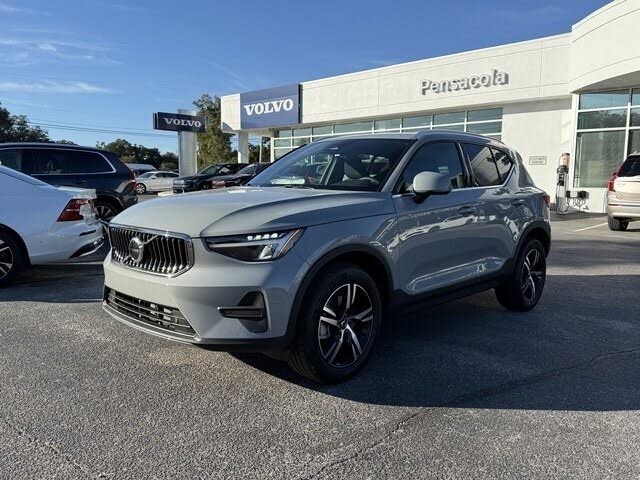 2025 Volvo XC40 B5 Core Bright Theme AWD