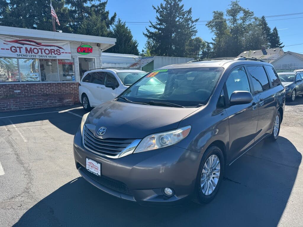 2012 Toyota Sienna XLE 8-Passenger