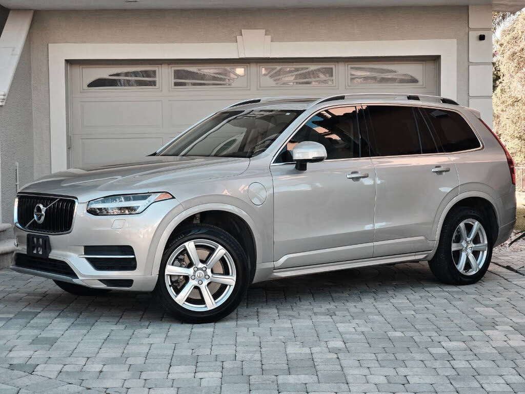 2016 Volvo XC90 T8 Momentum eAWD