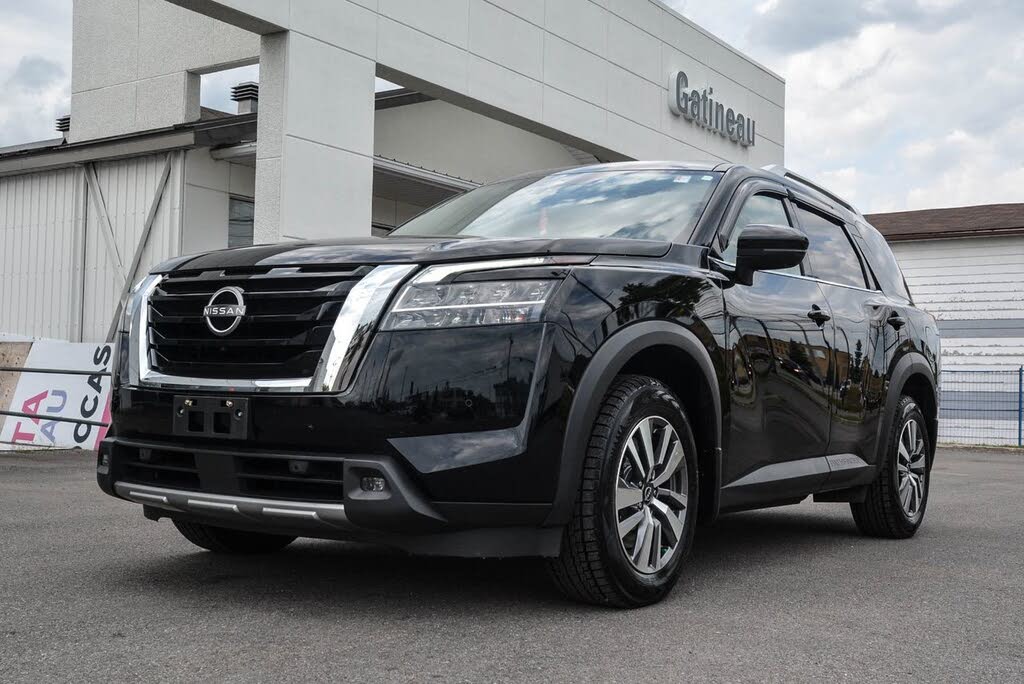 2023 Nissan Pathfinder SL 4WD