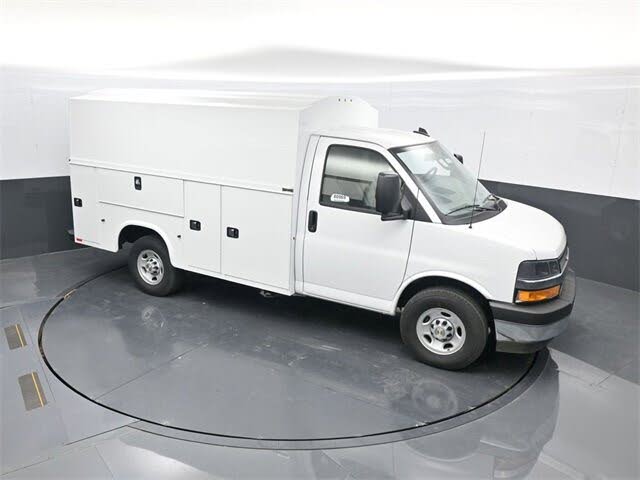 2025 Chevrolet Express Chassis 3500 Cutaway 139