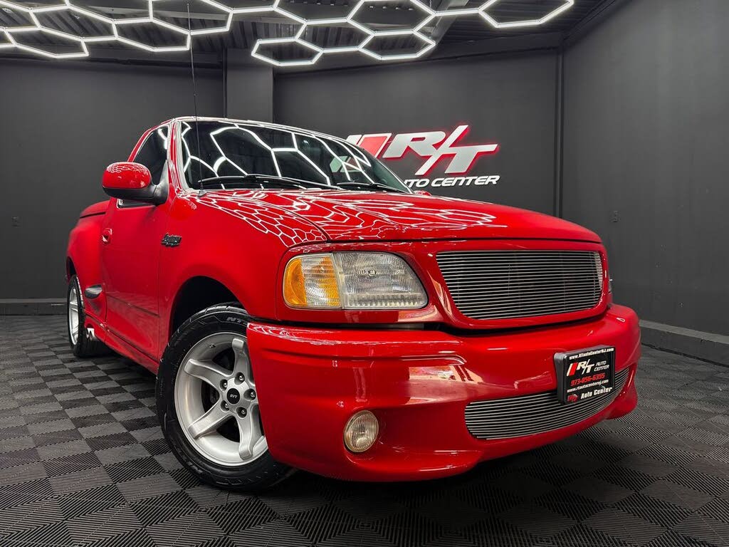 2000 Ford F-150 SVT Lightning 2 Dr Supercharged Standard Cab Stepside SB