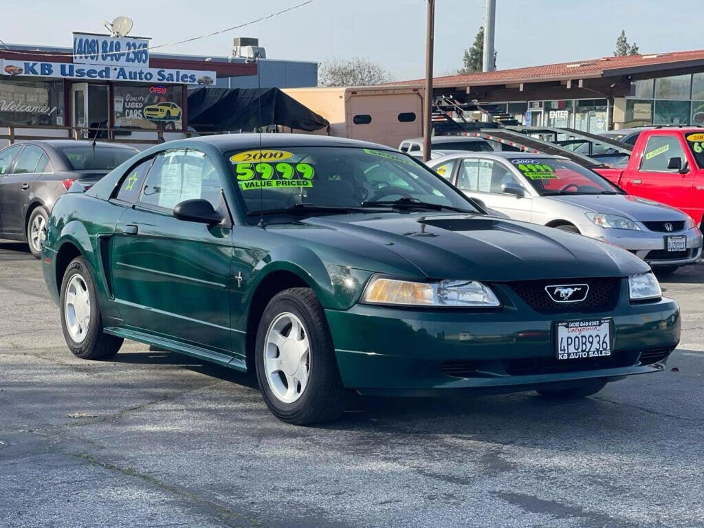2000 Ford Mustang Coupe RWD