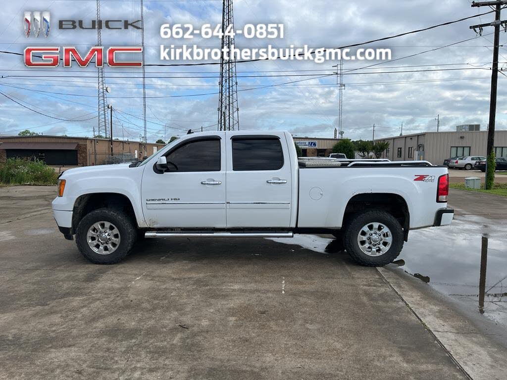 2011 GMC Sierra 2500HD Denali Crew Cab 4WD