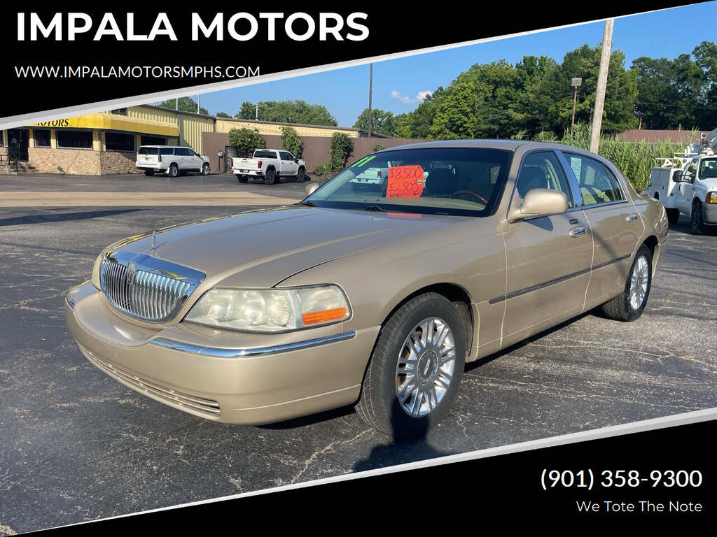 2011 Lincoln Town Car Signature Limited