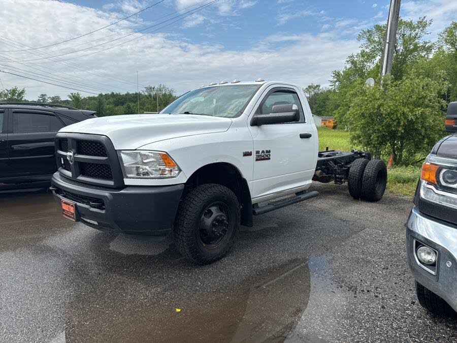 2018 RAM 3500 Chassis Tradesman LB 4WD