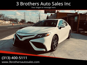 Toyota Camry SE Nightshade FWD