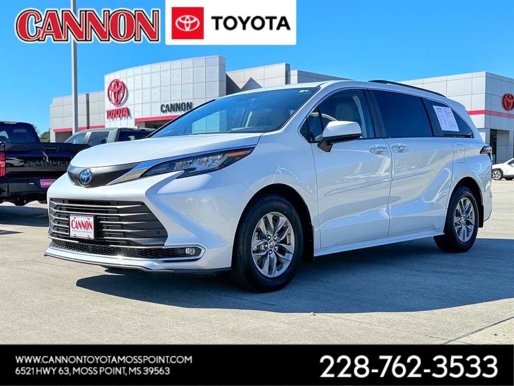 2023 Toyota Sienna XLE 7-Passenger FWD
