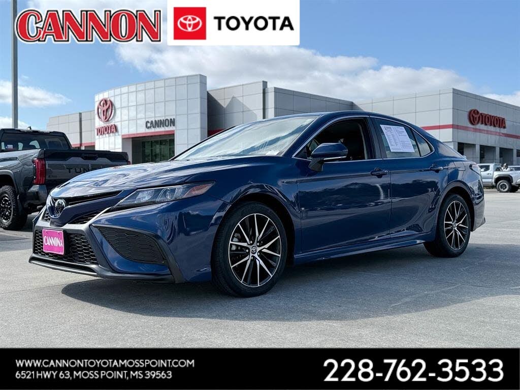 2024 Toyota Camry SE FWD