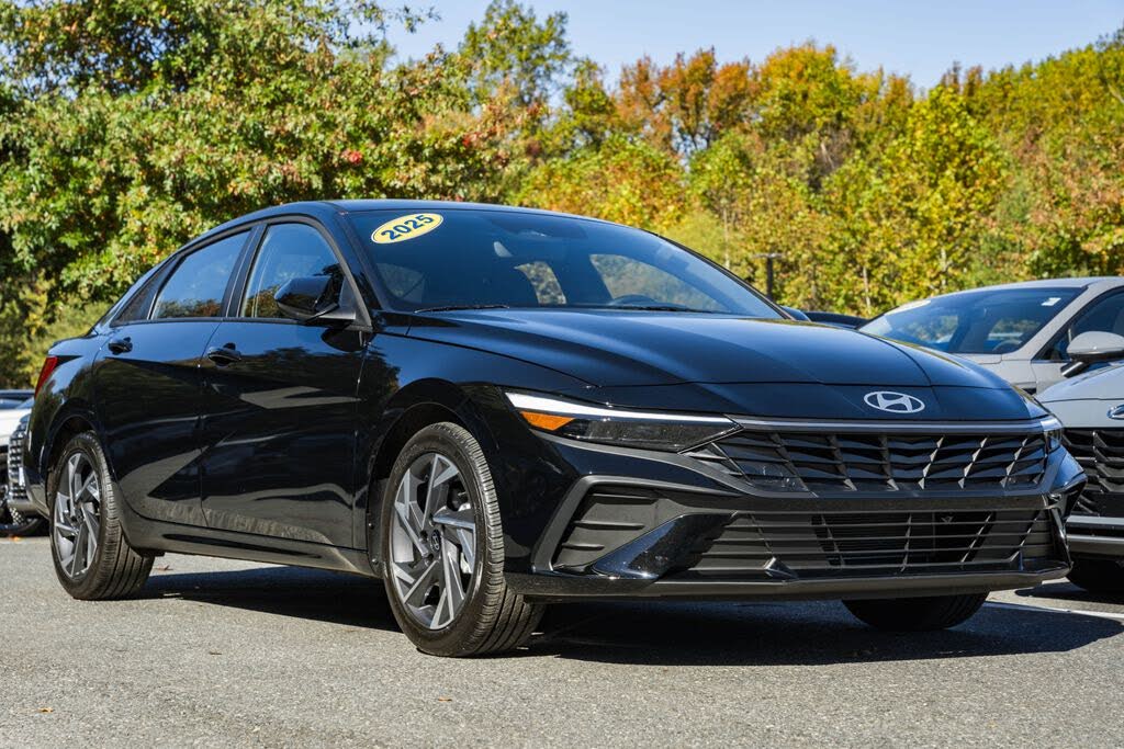 2025 Hyundai Elantra SEL Sport FWD