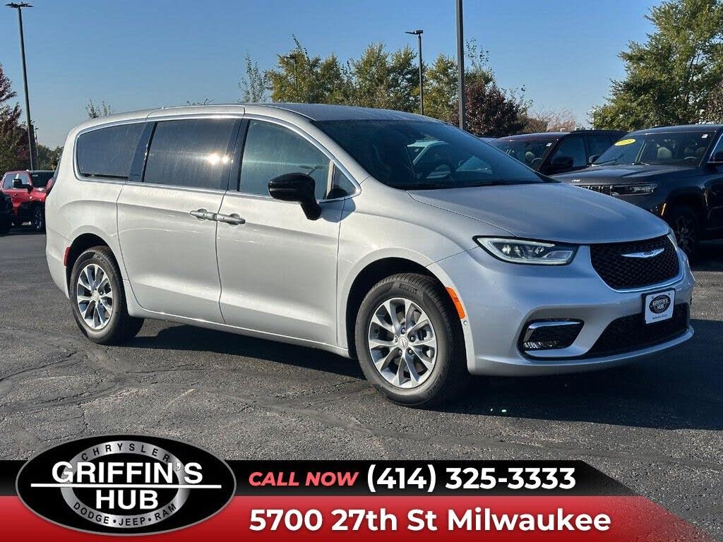 2026 Chrysler Pacifica Select AWD