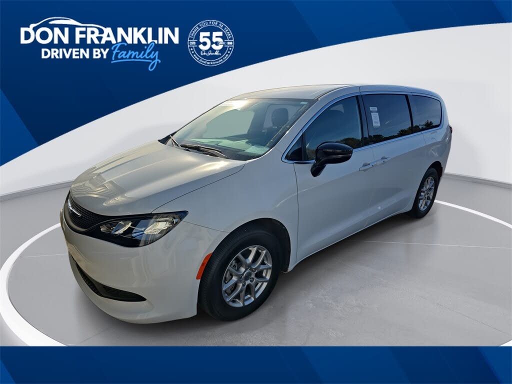 2025 Chrysler Voyager LX FWD