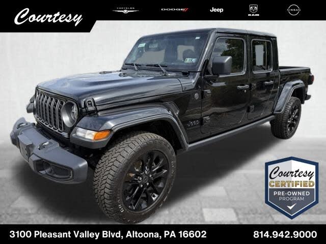 2025 Jeep Gladiator NightHawk Crew Cab 4WD
