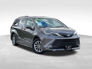 Toyota Sienna XLE 7-Passenger FWD
