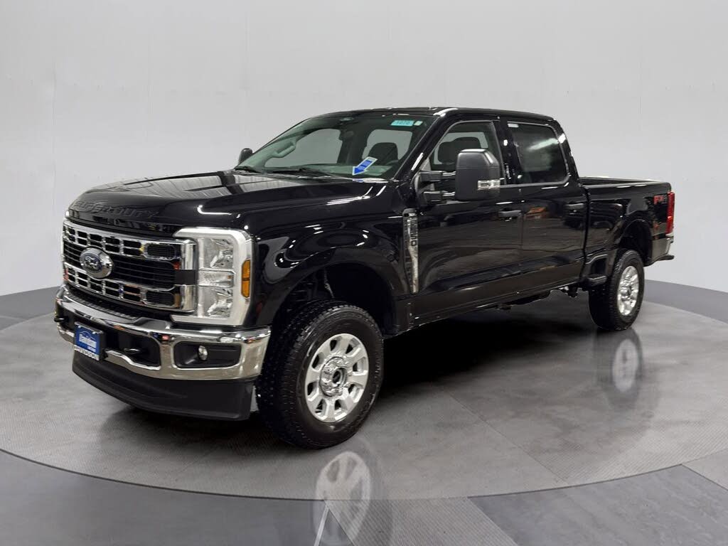 2024 Ford F-350 Super Duty XLT Crew Cab 4WD