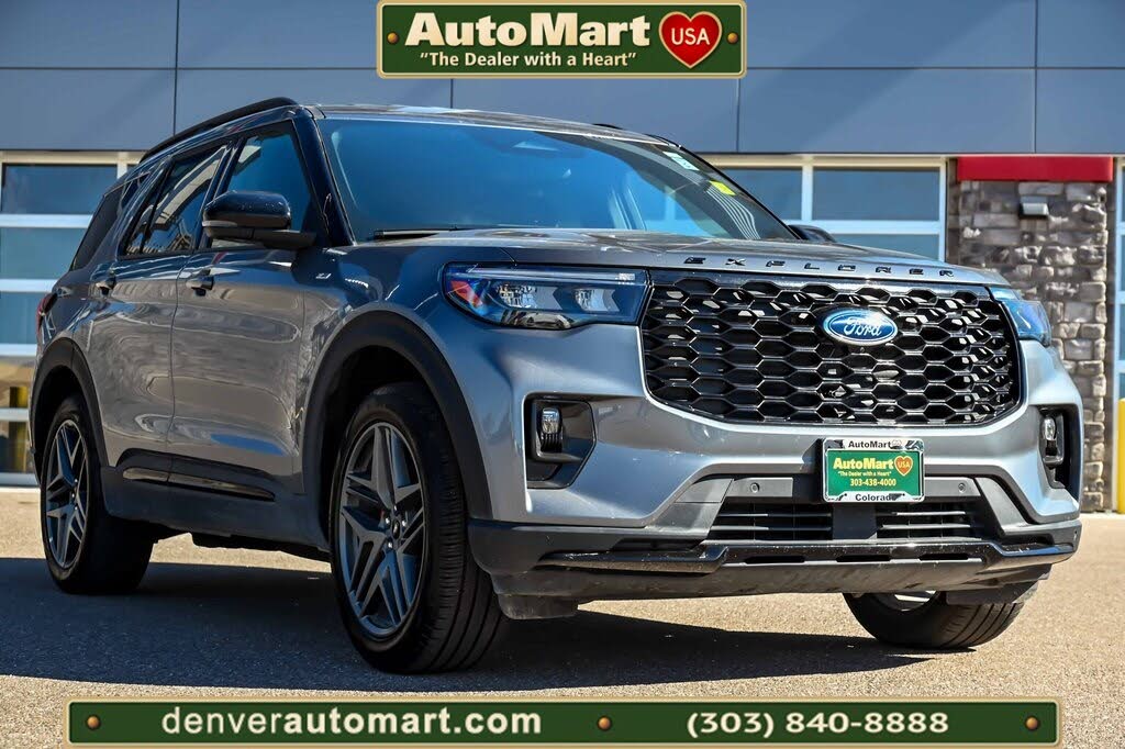 2025 Ford Explorer ST-Line AWD