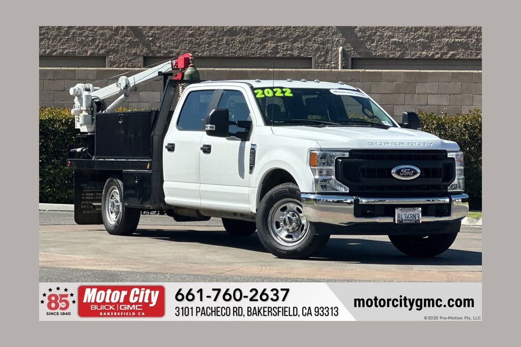 2022 Ford F-350 Super Duty Chassis XL Crew Cab RWD