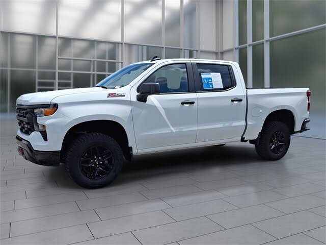 2024 Chevrolet Silverado 1500 Custom Trail Boss Crew Cab 4WD