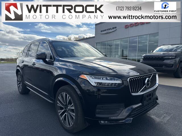 2022 Volvo XC90 T6 Momentum 7-Passenger AWD