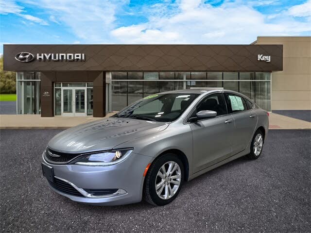 2016 Chrysler 200 Limited Sedan FWD