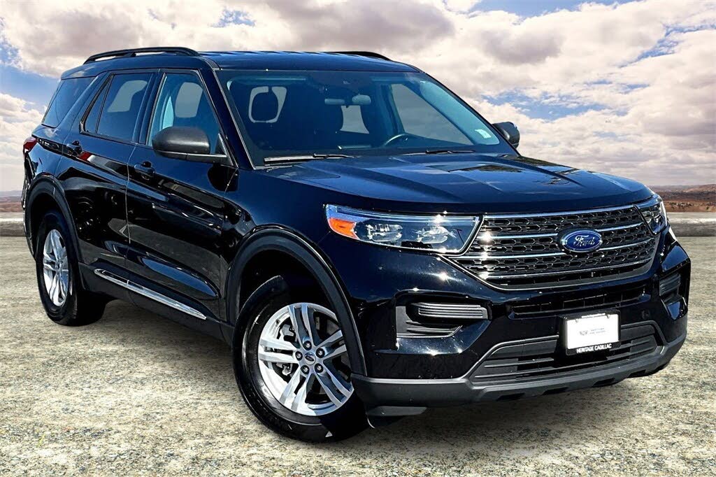 2023 Ford Explorer XLT RWD