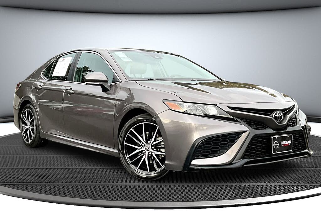 2022 Toyota Camry SE FWD