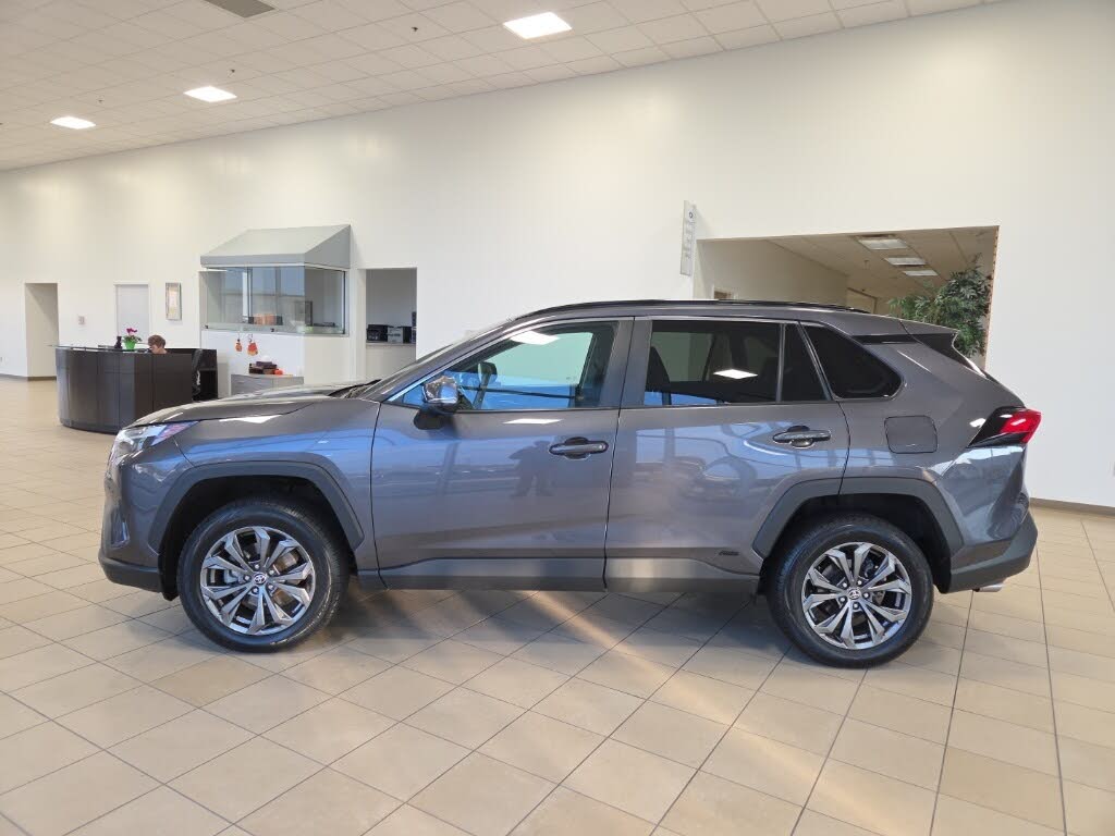 2022 Toyota RAV4 Hybrid XLE Premium AWD