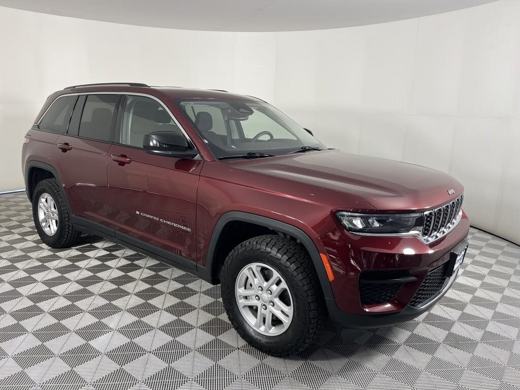 2023 Jeep Grand Cherokee Laredo 4WD